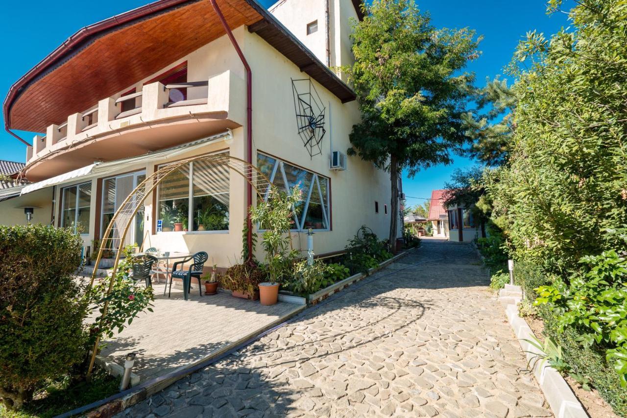 Pension Motanul Galanton Снагов Экстерьер фото