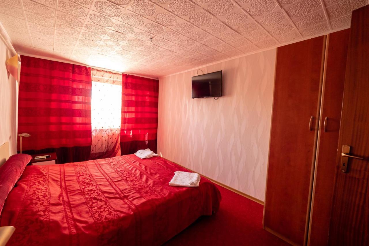 Pension Motanul Galanton Снагов Экстерьер фото