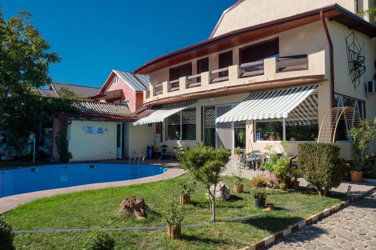 Pension Motanul Galanton Снагов Экстерьер фото