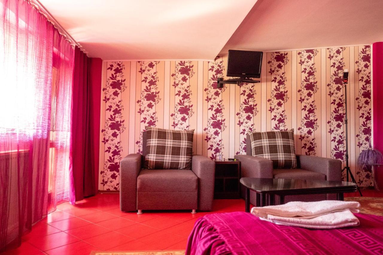 Pension Motanul Galanton Снагов Экстерьер фото